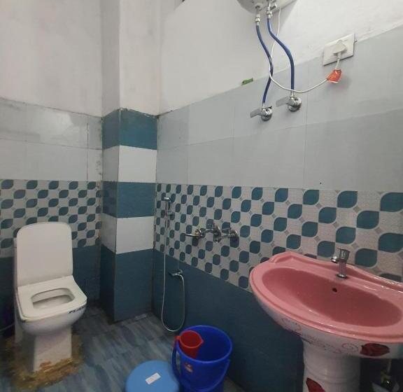 Отель Namami Gange & Restaurant