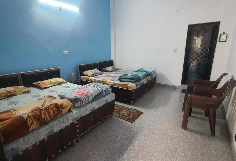 Отель Namami Gange & Restaurant