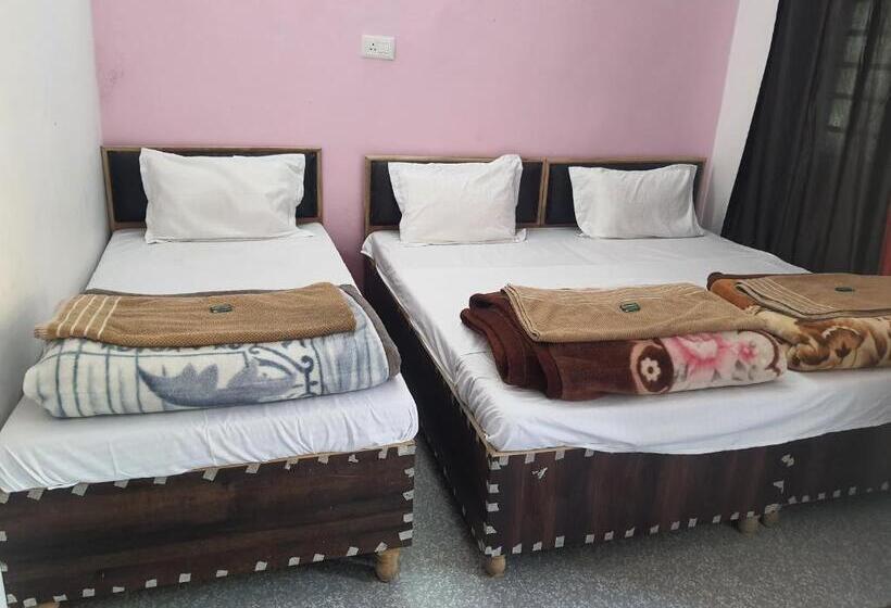 Отель Namami Gange & Restaurant