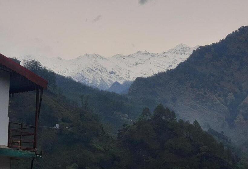 Отель Namami Gange & Restaurant