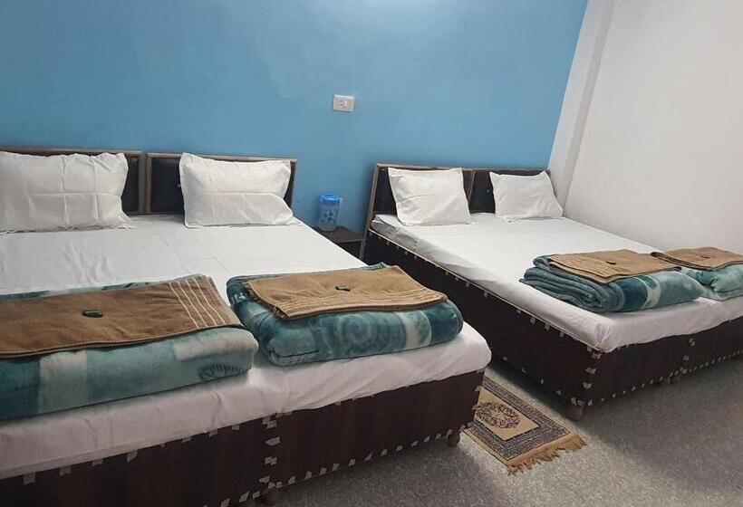 Отель Namami Gange & Restaurant