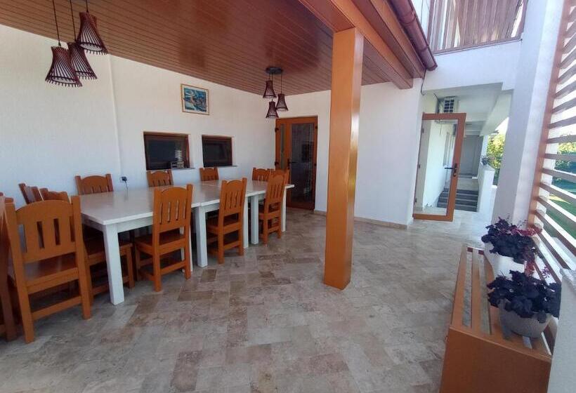 فندق Pestele Ca Odinioară