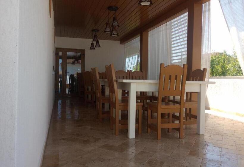 فندق Pestele Ca Odinioară