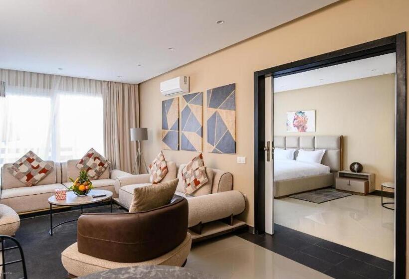 هتل Playa Del Pacha Suites