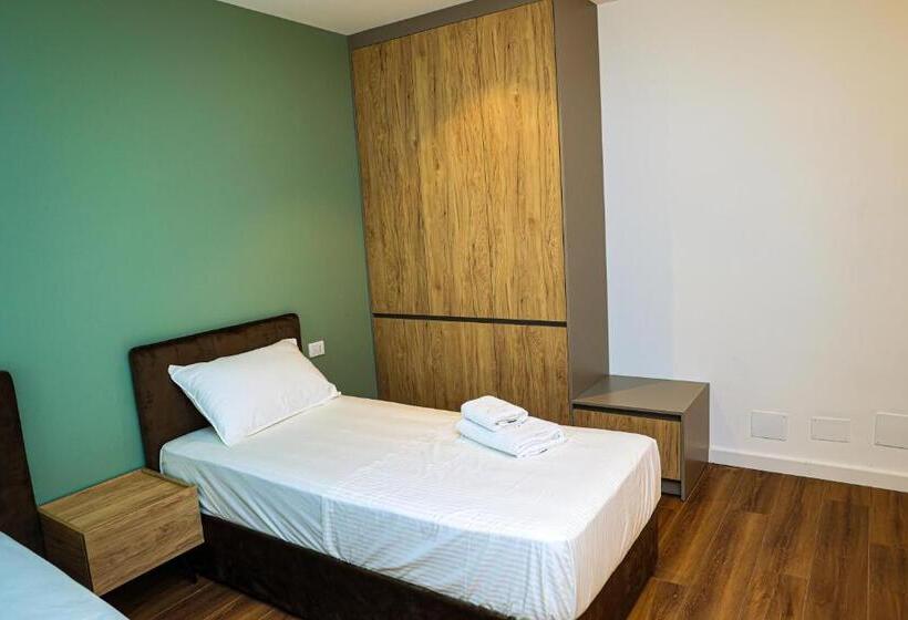 בית מלון כפרי Riviera Palace