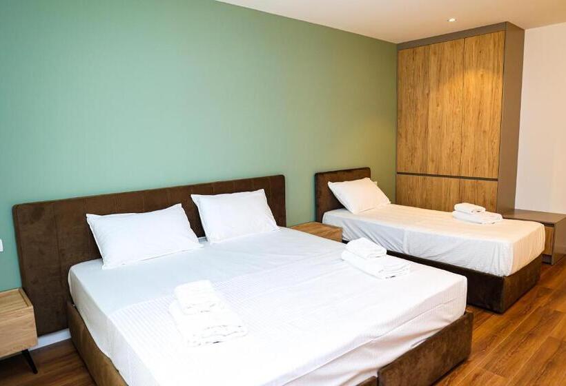 בית מלון כפרי Riviera Palace