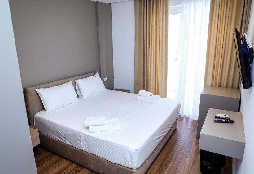 בית מלון כפרי Riviera Palace