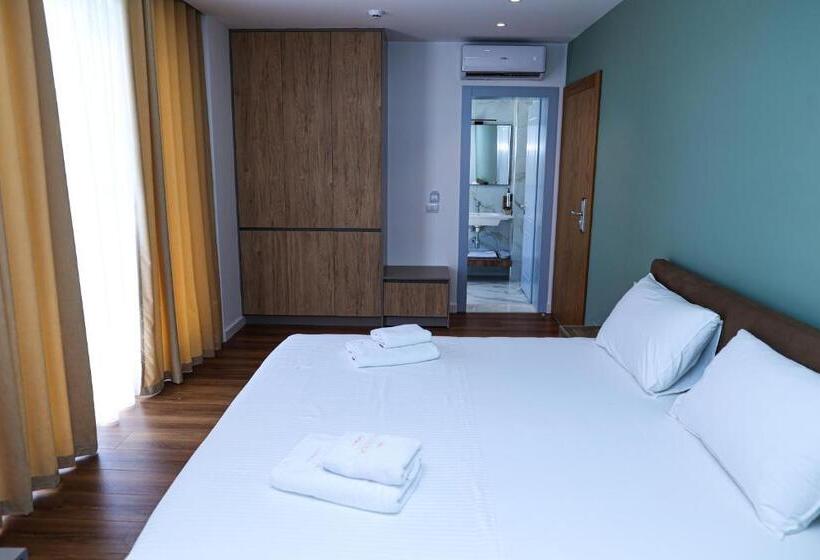 בית מלון כפרי Riviera Palace