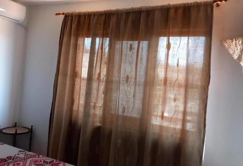 بنسيون Casa Adela