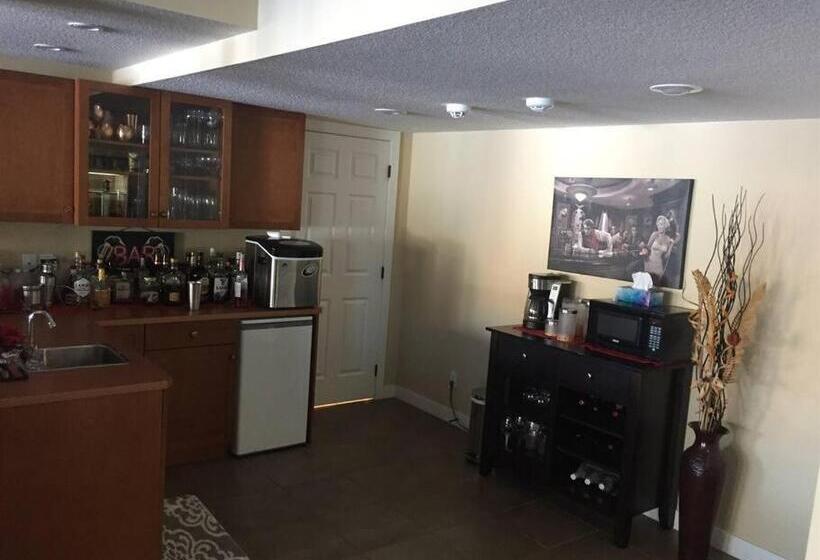 بنسيون Dragonfly Inn Walkout Suites