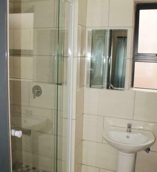 פנסיון Emperor Lodge And Tours