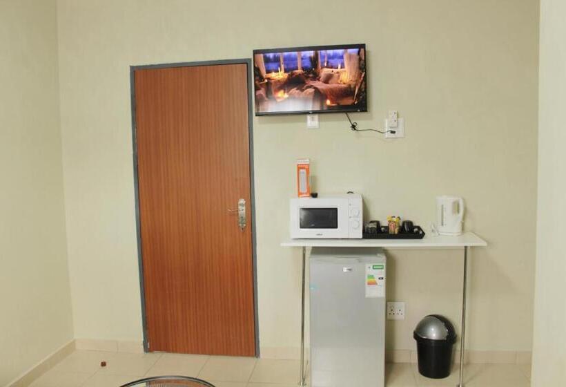 פנסיון Emperor Lodge And Tours