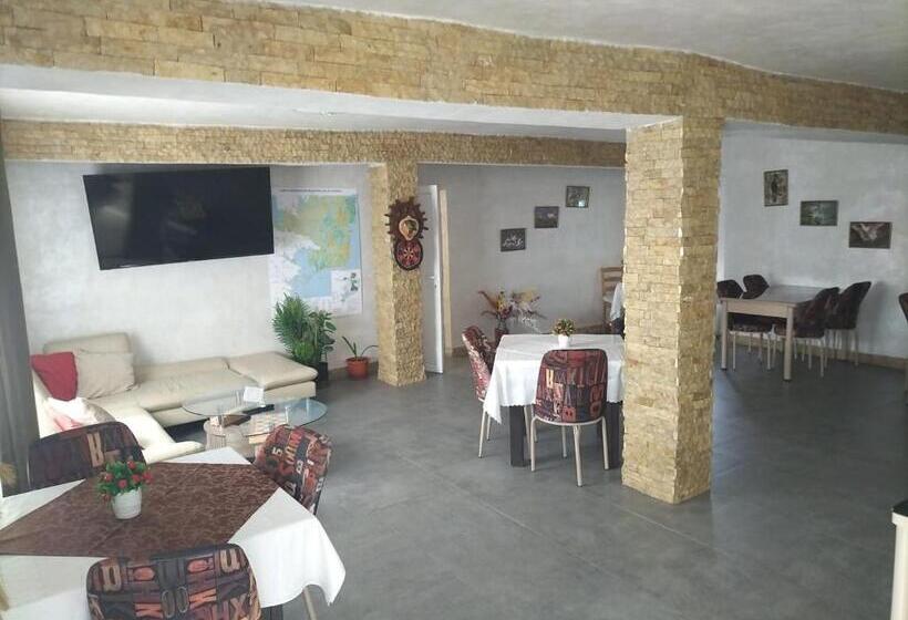 Пансион La Marian Pescarul