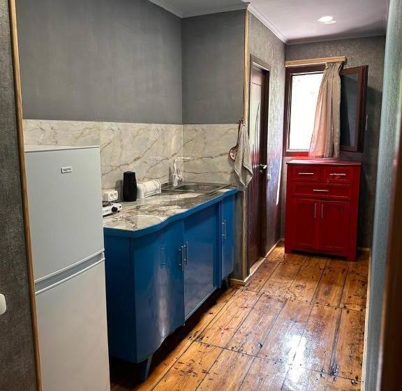 بنسيون Melqonyan S Guest House & Coffee