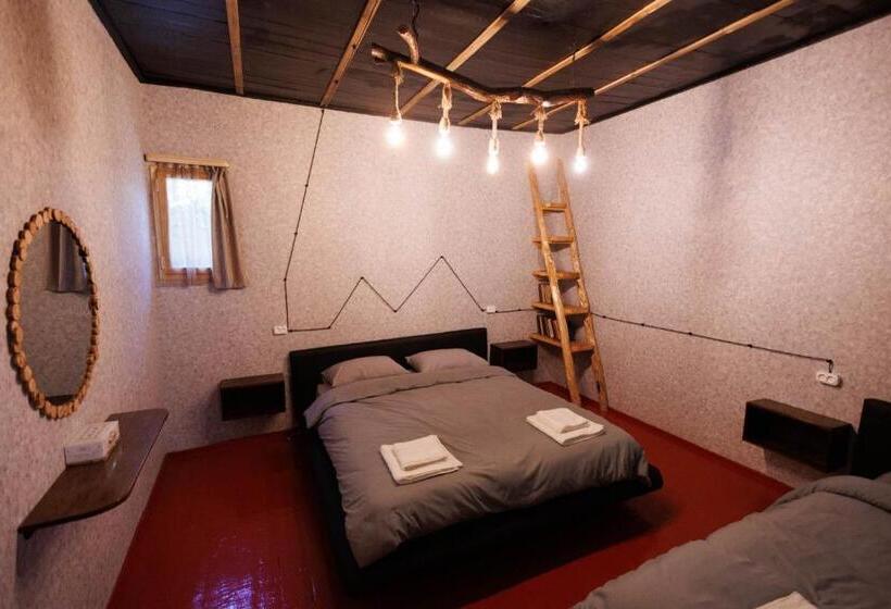 بنسيون Melqonyan S Guest House & Coffee