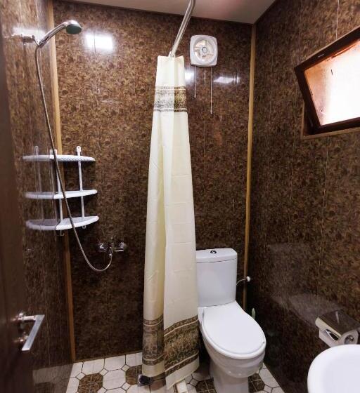 بنسيون Melqonyan S Guest House & Coffee