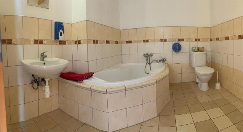 פנסיון Slunovrat