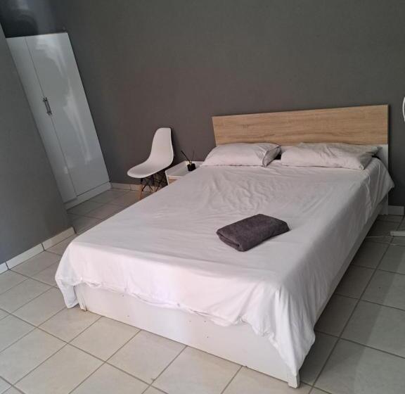 ペンション Village Gardens