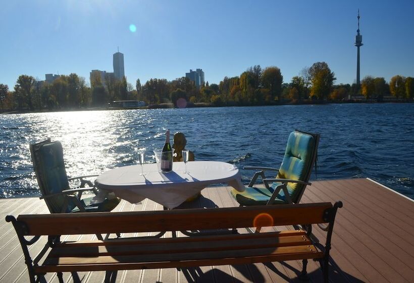 Ajo Vienna Beach   Contactless Check In