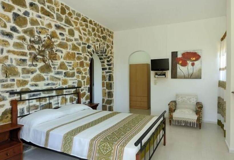 Albatros Studios & Apartments