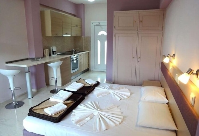 Albatros Studios & Apartments