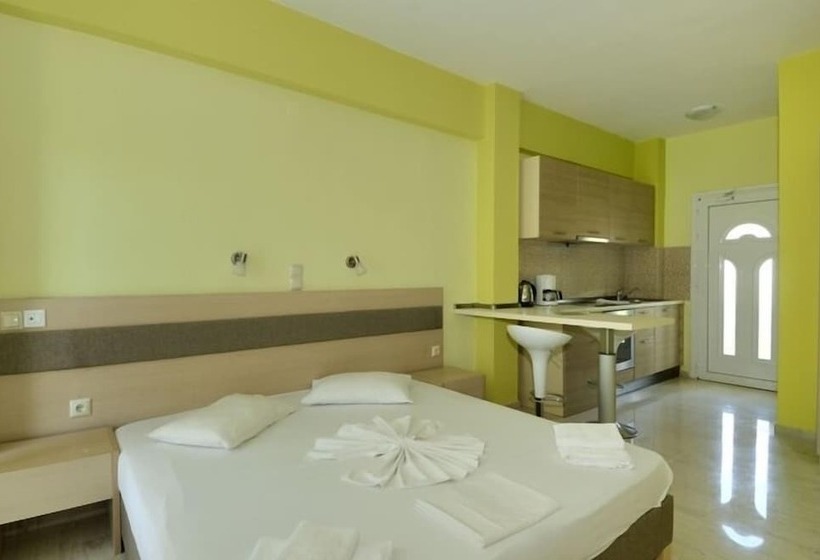 Albatros Studios & Apartments