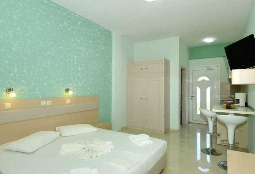 Albatros Studios & Apartments