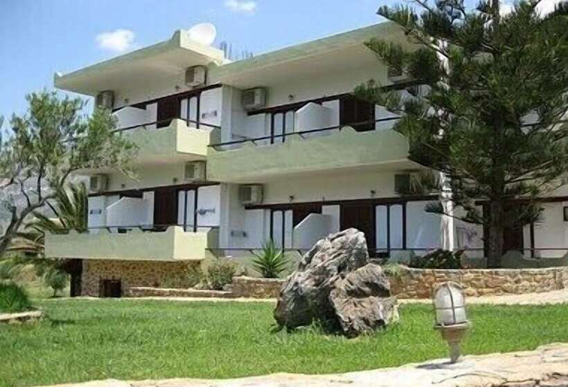 Albatros Studios & Apartments