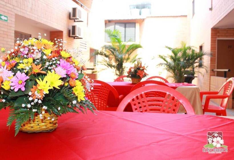 Apartahotel Los Cerezos