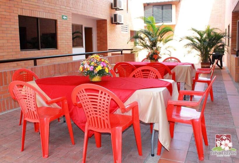 Apartahotel Los Cerezos