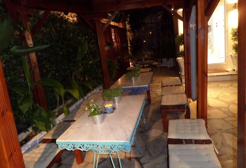 Artemis Studios & Apartments