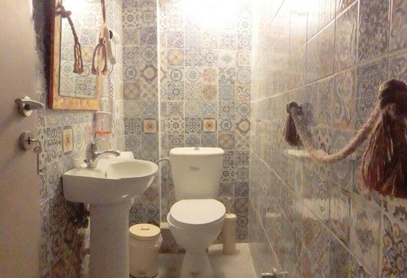 Artemis Studios & Apartments