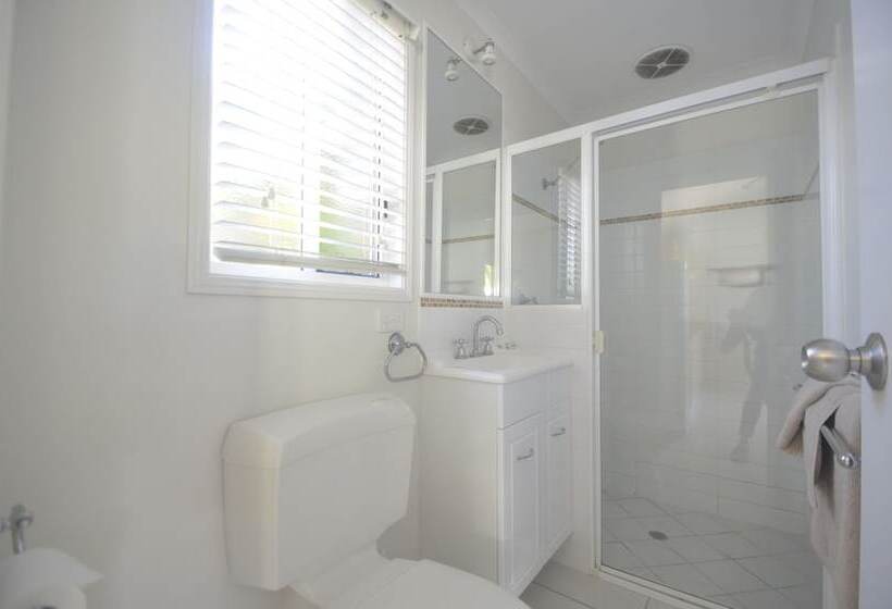 Barney Beach Accommodation