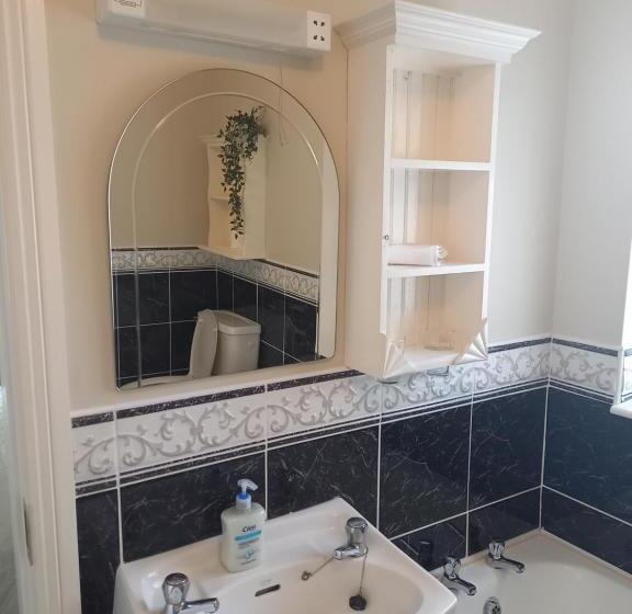 צימר Adare House