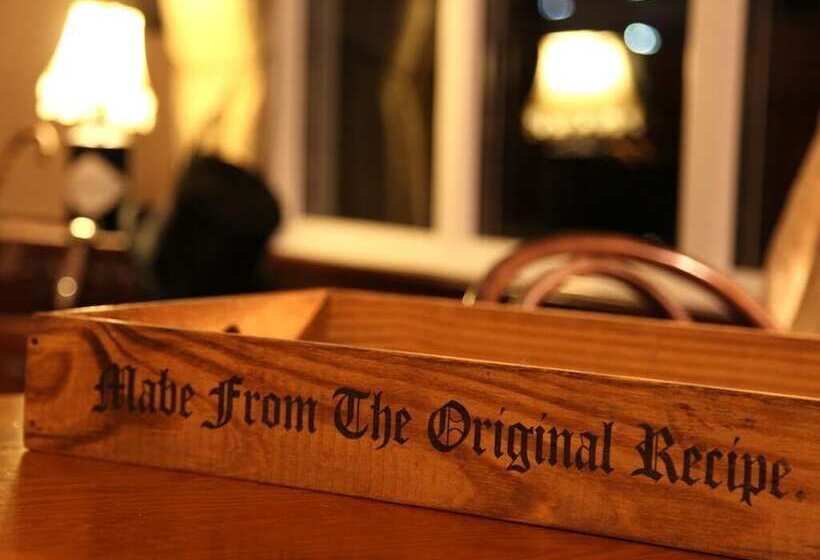 민박 Palmerston Grange