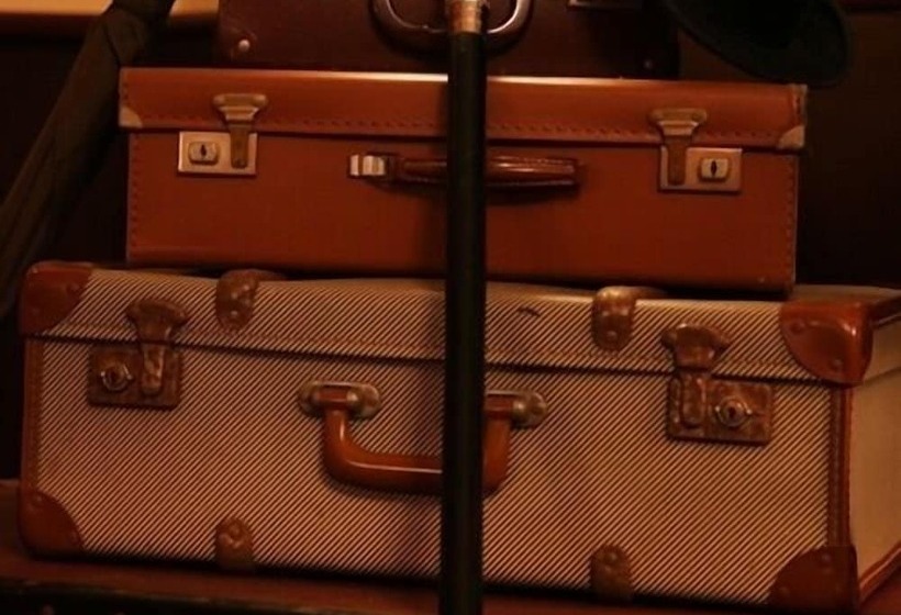 민박 Palmerston Grange