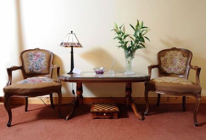 צימר Whitethorn Lodge