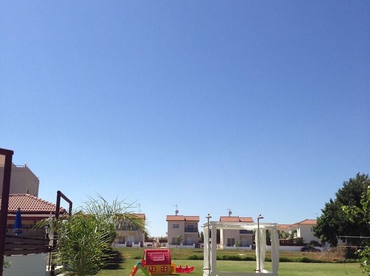 Constantaras Apartments