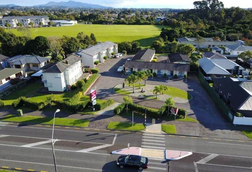 Coronation Court Motel