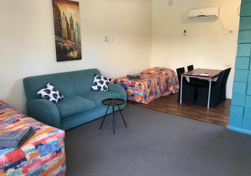 Hello Adelaide Motel And Apartments