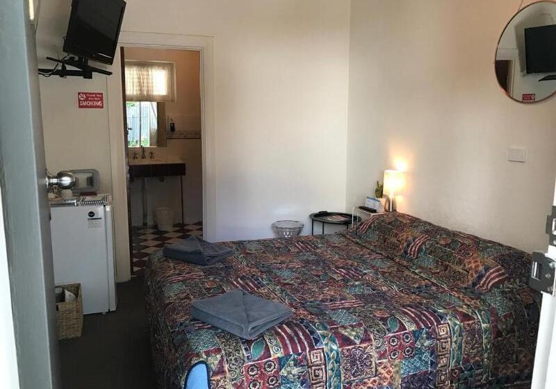 Hello Adelaide Motel And Apartments