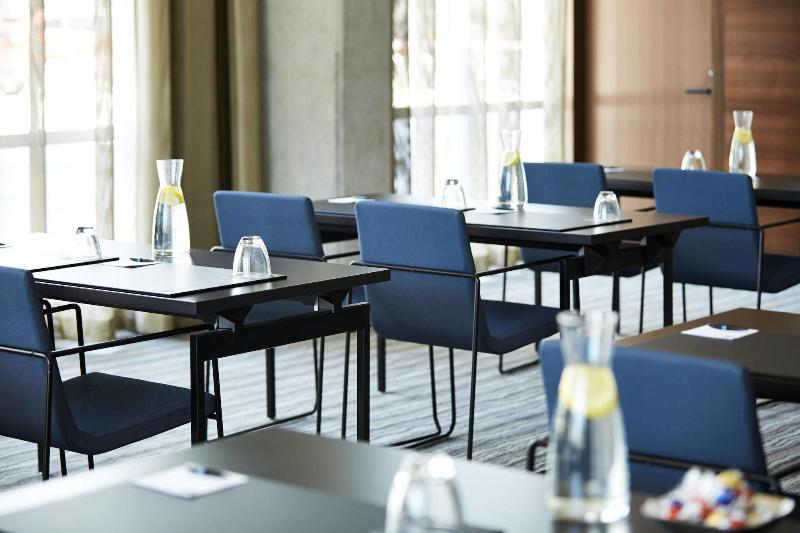 Ac Hotel By Marriott Phoenix Tempe/downtown