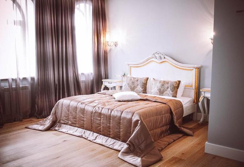 هتل Novomoskovskaya