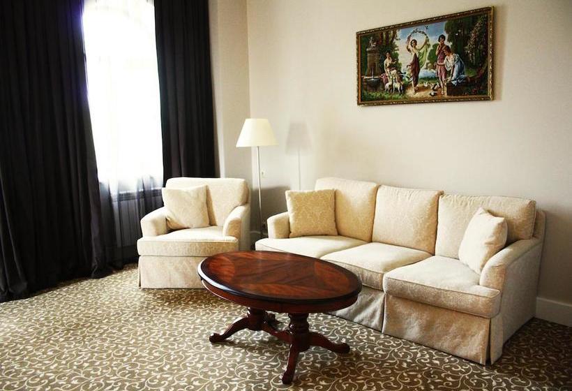 هتل Novomoskovskaya