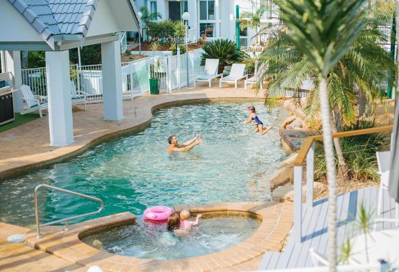 هتل The Bay Apartments Coolangatta