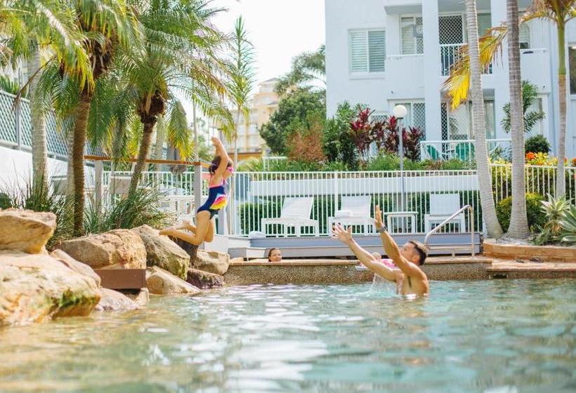 هتل The Bay Apartments Coolangatta