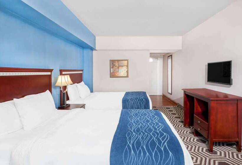 فندق Baymont By Wyndham Delavan Near Lake Geneva