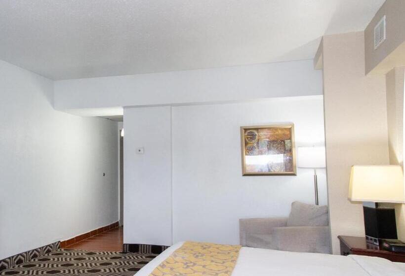 فندق Baymont By Wyndham Delavan Near Lake Geneva