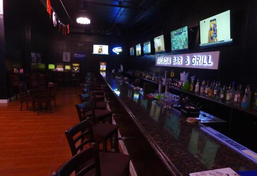 فندق Baymont By Wyndham Delavan Near Lake Geneva