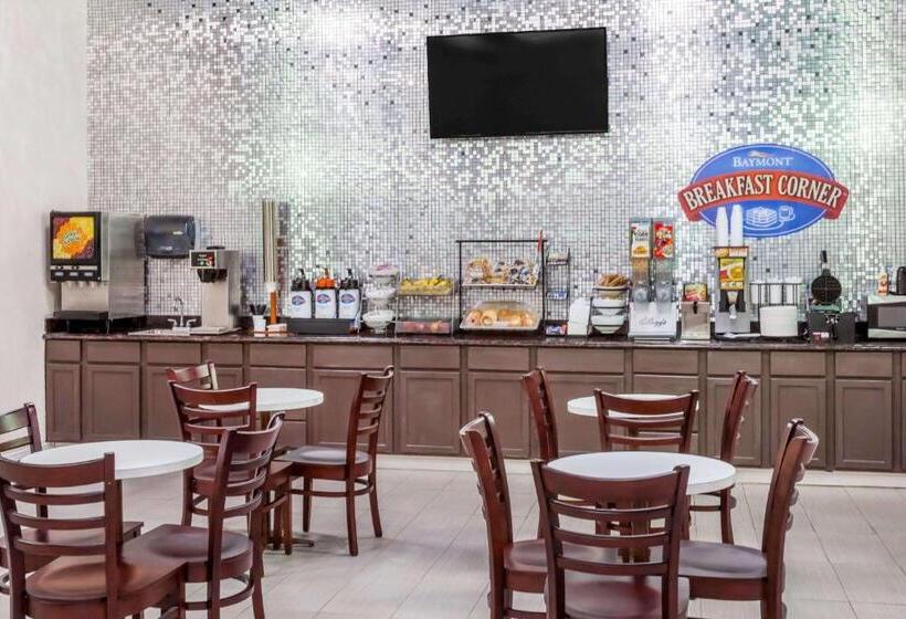 فندق Baymont By Wyndham Delavan Near Lake Geneva